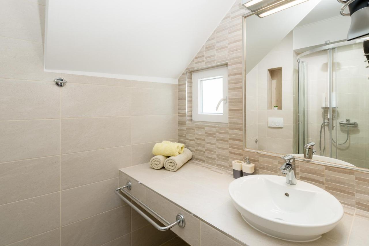 Luxury Bellavista Amazing Sea Holidays With Private Beach & Parking Milna  Eksteriør bilde