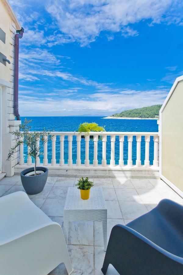 Luxury Bellavista Amazing Sea Holidays With Private Beach & Parking Milna  Eksteriør bilde