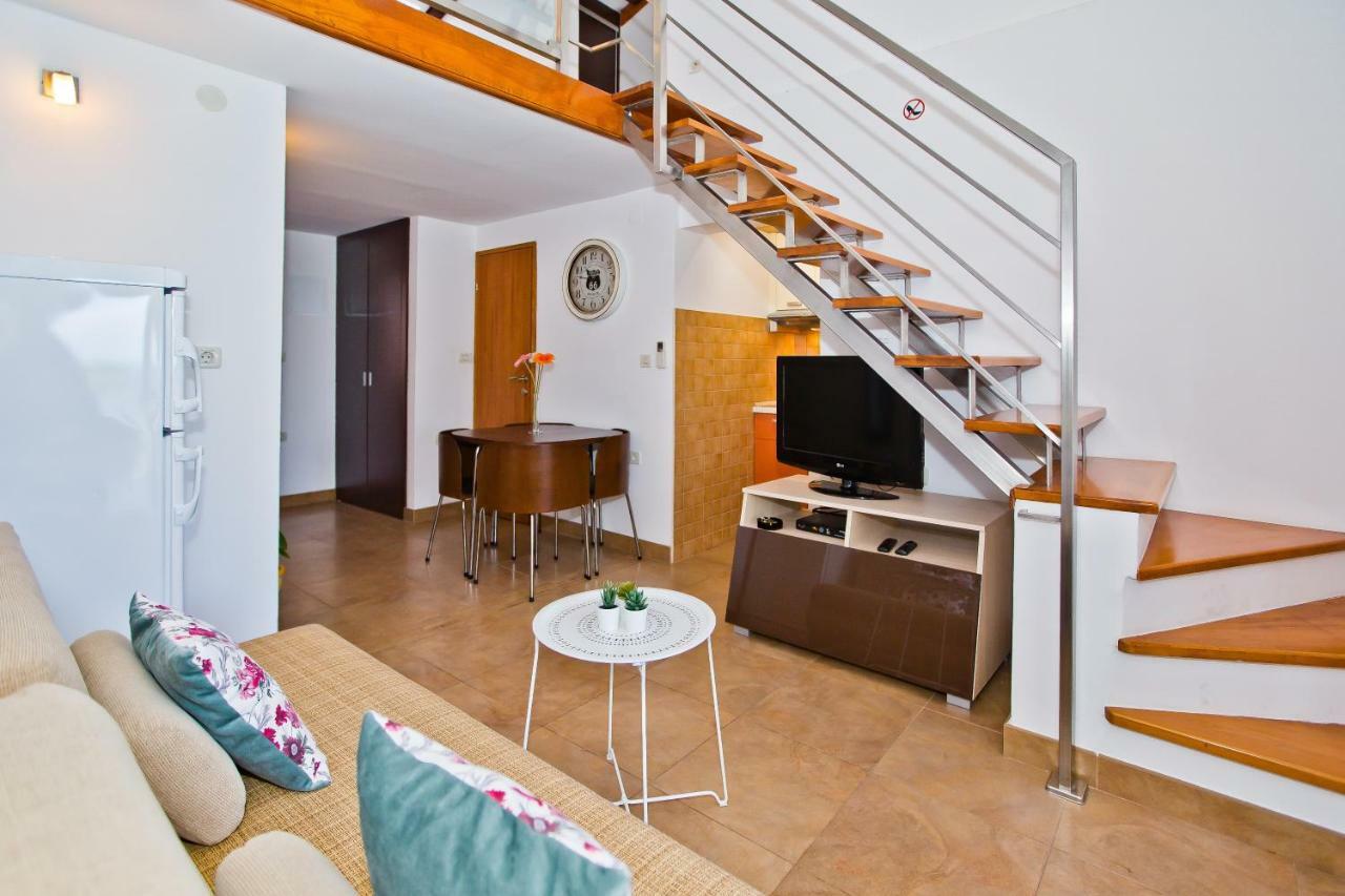 Luxury Bellavista Amazing Sea Holidays With Private Beach & Parking Milna  Eksteriør bilde