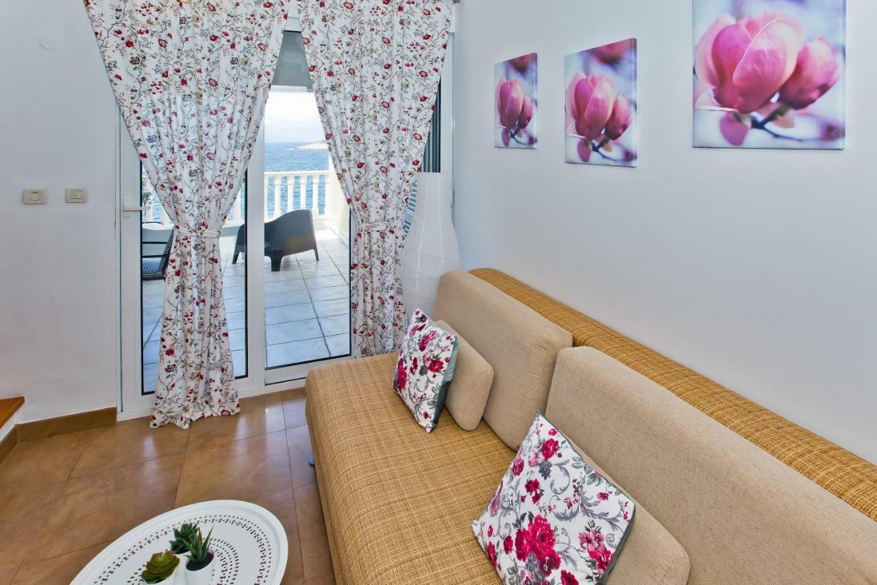 Luxury Bellavista Amazing Sea Holidays With Private Beach & Parking Milna  Eksteriør bilde